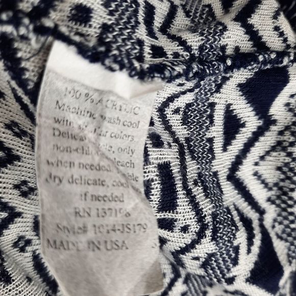 Charlotte Russe edge long sleeve fringe geometric print navy white small acrylic - Picture 11 of 11